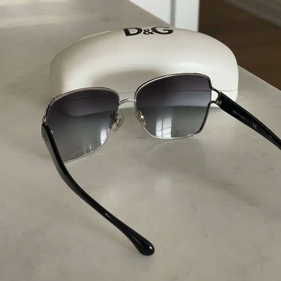 D&G: Sunglasses: 6058 - Picture 5 of 7